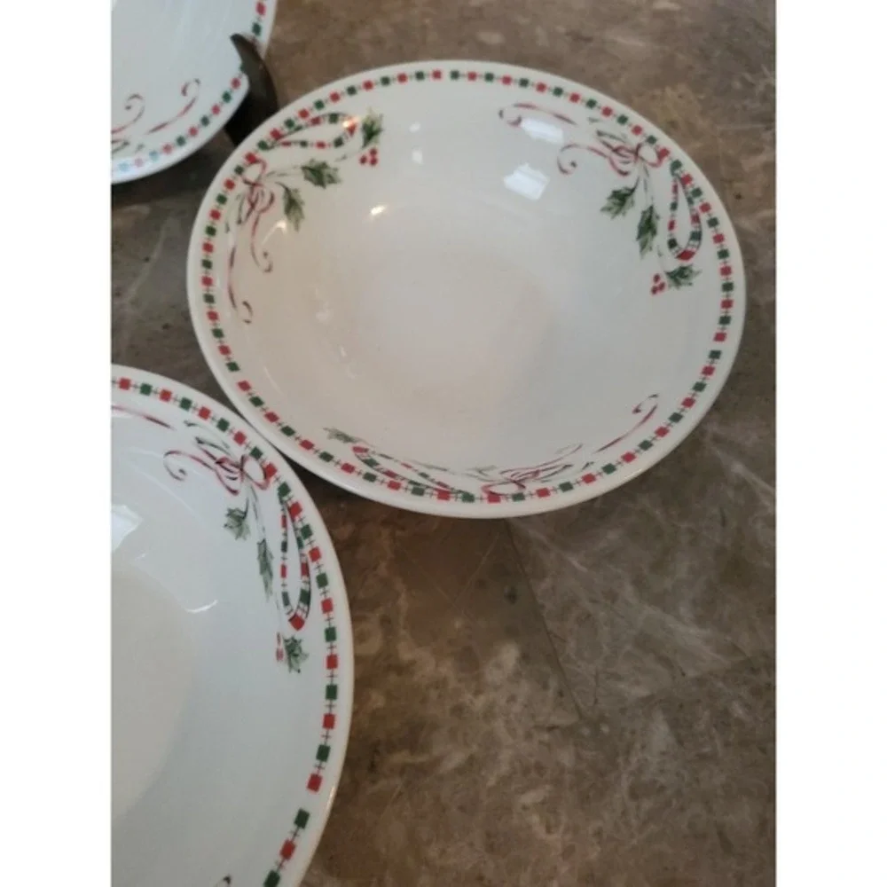SET OF 4 GIBSON FESTIVE TRADITIONS CHRISTMAS SALAD CEREAL SOUP BOWLS 6‎ 1/4